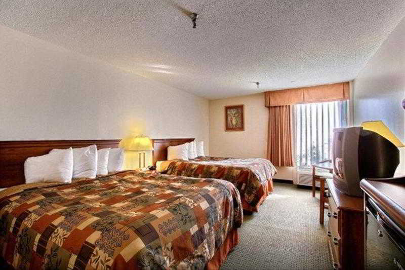 Days Inn & Suites By Wyndham Mt Pleasant Mount Pleasant Room photo
